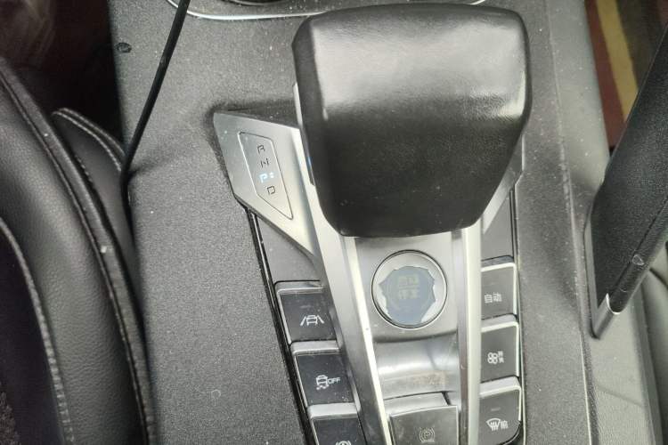 Used BYD Song Pro 2019 1.5T Automatic Luxury Model Gear Lever