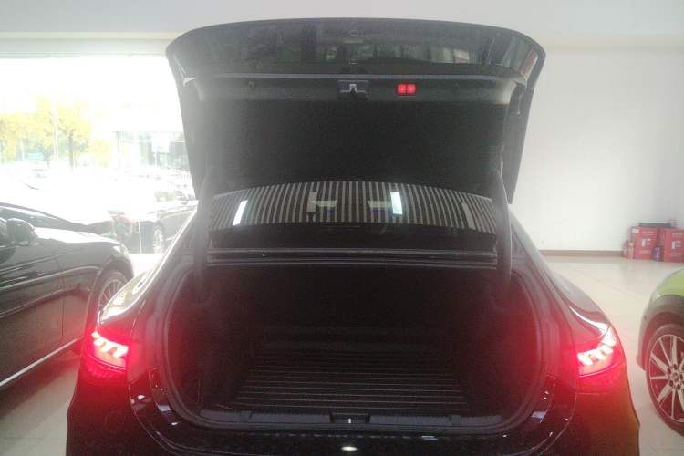 Used Mercedes-Benz EQE 2022 350 First Edition Special Version
