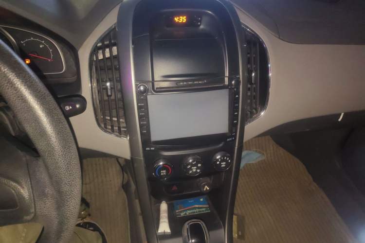 Used Baojun 630 2012 1.5L DVVT automatic comfort version
