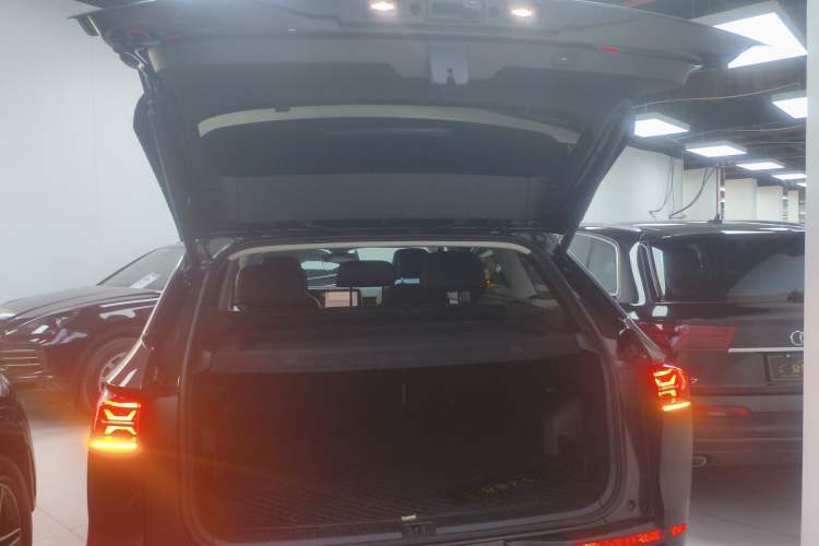 Used Volkswagen Tavendor 2023 380TSI All-Wheel Drive R-Line Journey Edition