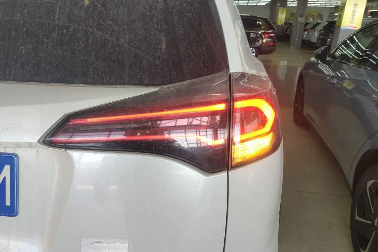 Used Toyota RAV4 2016 2.0L CVT Two-Wheel Drive Comfort Edition China V Standard