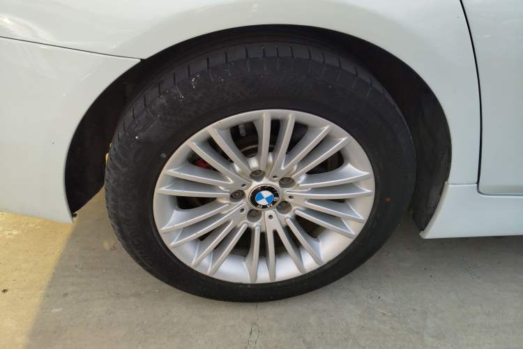 Used BMW 5 Series 2014 525Li Leading Model Right Rear Wheel Hub
