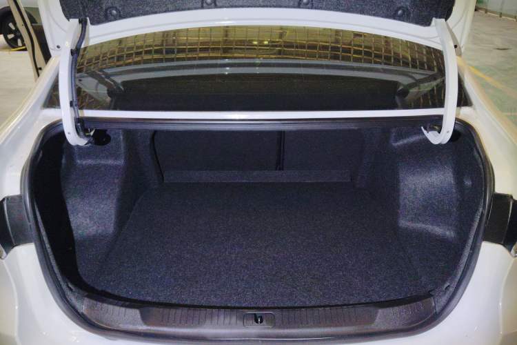 Used Buick GT 2019 18T Automatic Connected Elite Model China VI Standard Trunk