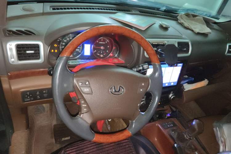 Used Huatai Boliger 2013 2.0T Manual Two-Wheel Drive ZhiZun Edition Steering Wheel