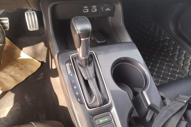 Used Honda Civic 2022 240TURBO CVT Dynamic Edition Gear Lever