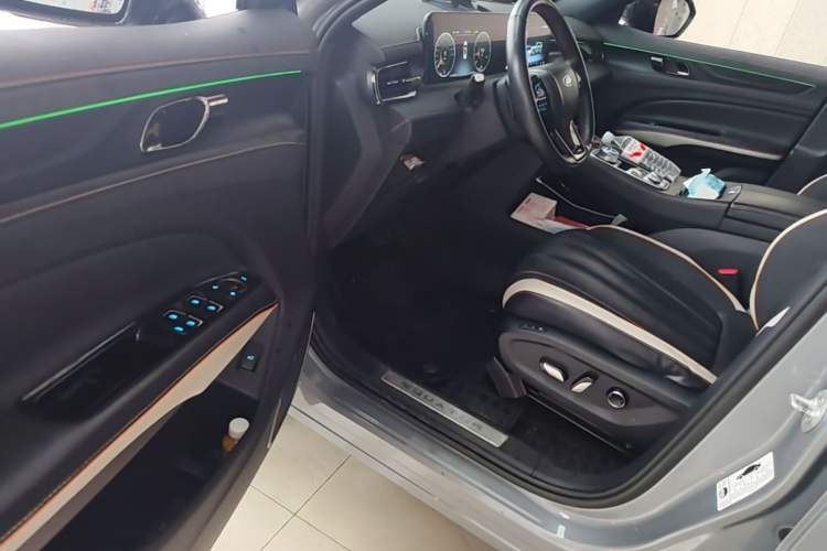 Used Ford Equator 2023 EcoBoost 225 Obsidian Orange Edition Prestige PLUS 7-Seater (2/2/3)
