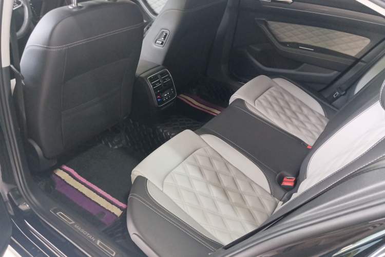 Used Volkswagen Magotan 2023 2 Million Units Limited Edition 330TSI DSG Leading Version