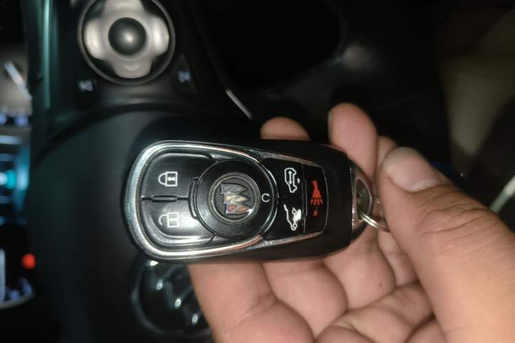 Used Buick GL8 2017 ES 28T Luxury Model China V Standard Interior 1