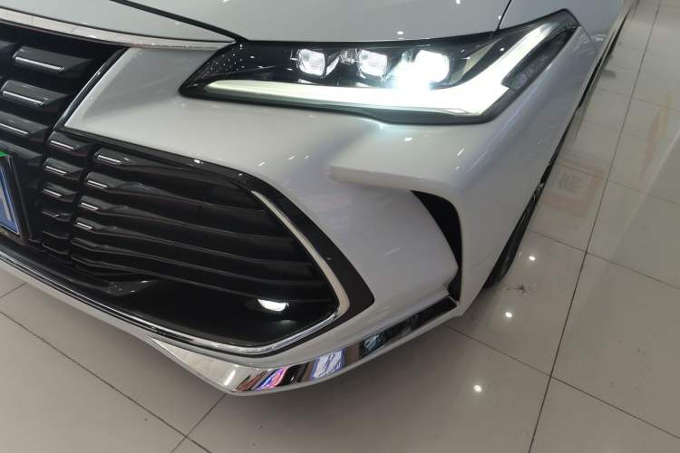 Used Toyota Avalon 2022 Dual-Engine 2.5L Luxury Edition