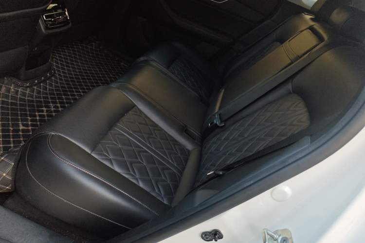 Used CHANGAN UNI-K iDD 2022 Blue Whale iDD 130km 1.5T Prestige Model Interior 4