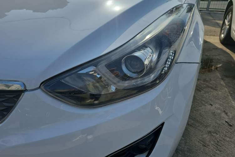 Used Hyundai Elantra (5th Generation / Langdong) 2016 1.6L Automatic Smart Version
