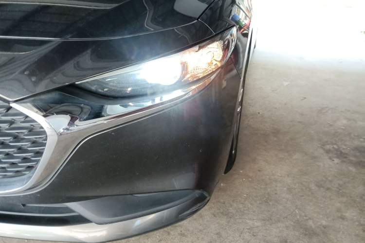 Used Mazda Mazda 3 Axela 2020 1.5L Automatic Luxury Version