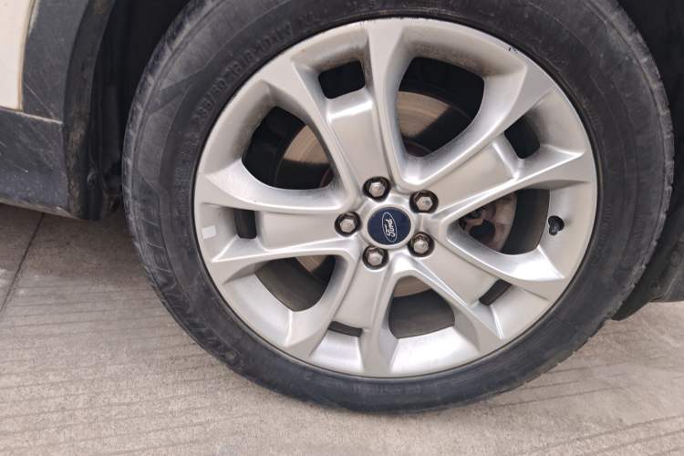 Used Ford Kuga 2015 2.0L GTDi Four-Wheel-Drive Sport Model