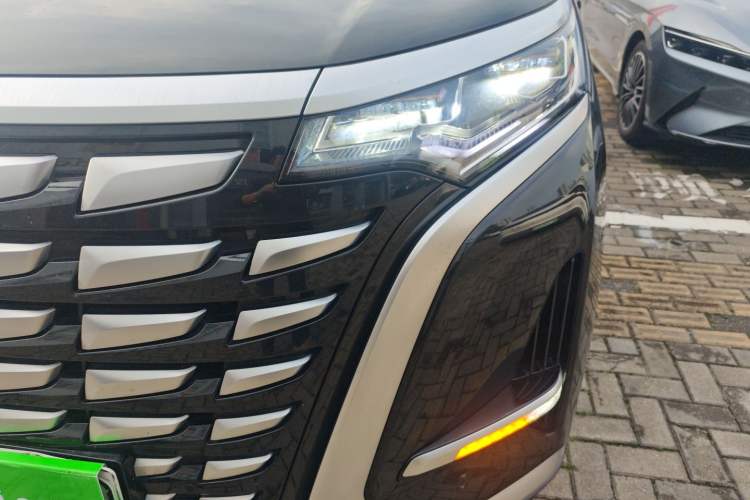 Used Denza D9 2022 DM-i 1040 Prestige Model Left Front Headlight