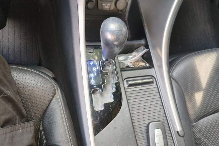 Used Hyundai Sonata 2013 2.0L Automatic Prestige Edition Gear Lever