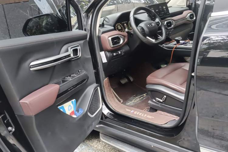 Used Geely Auto Haoyue 2020 1.8TD DCT Flagship 7-Seater
