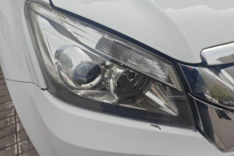 Used Isuzu mu-X 2017 3.0T Four-Wheel Drive Automatic Luxury 7-Seater China V Emission Standard
