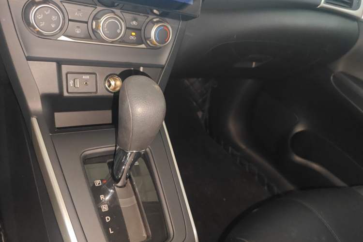 Used Nissan Sylphy 2024 Classic 1.6XE CVT Comfort Edition Gear Lever