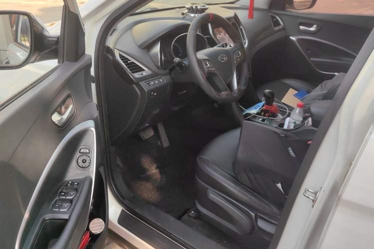 Used Hyundai Santa Fe 2013 2.4L Automatic 2WD Comfort Edition
