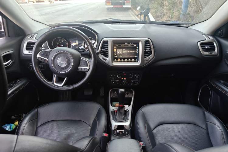 Used Jeep Compass 2017 200T Automatic Family Edition