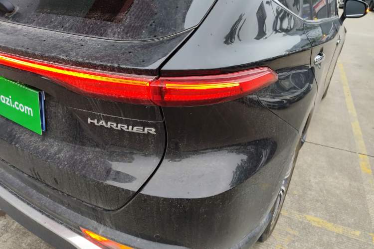 Used Toyota Harrier 2022 2.0L CVT Two-Wheel Drive Luxury Edition
