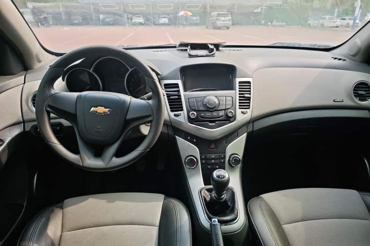 Used Chevrolet Cruze 2012 1.6L SE MT
