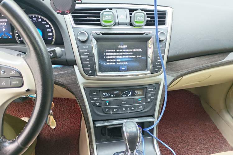 Used CHANGAN Raeton 2014 1.8T Automatic Elite Anniversary Edition China V Standard