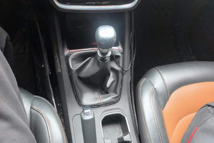 Used Wuling Hongguang S3 2018 1.5L Manual Luxury Model China V Standard