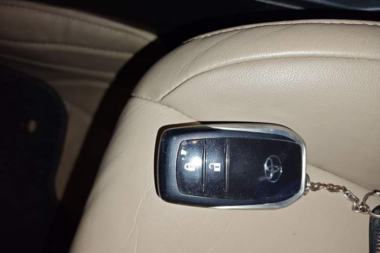 Used Toyota RAV4 2013 2.0L CVT Four-Wheel Drive New Edition
