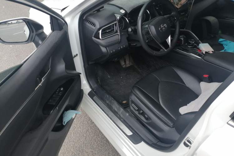 Used Toyota Camry 2021 2.0G Luxury Edition Driver Seat