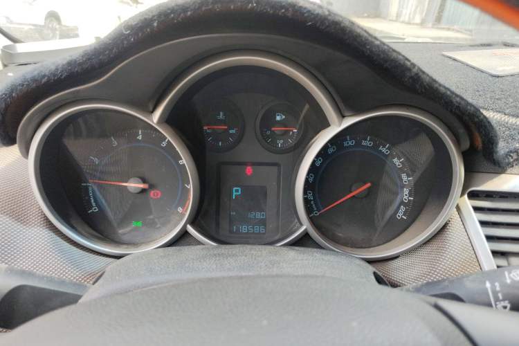 Used Chevrolet Cruze 2013 Hatchback 1.6L Automatic Luxury Model
