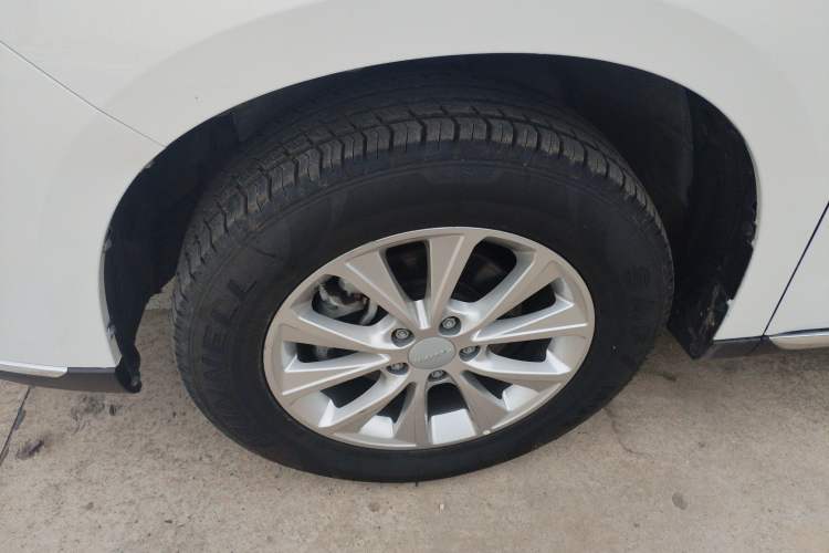 Used Haval M6 2021 PLUS 1.5T DCT Luxury Smart Connectivity Model Left Front Wheel Hub