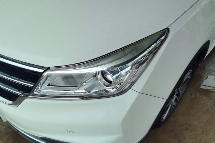 Used Baojun 730 2019 1.5T CVT Flagship Model 7 Seats China VI Emission Standard
