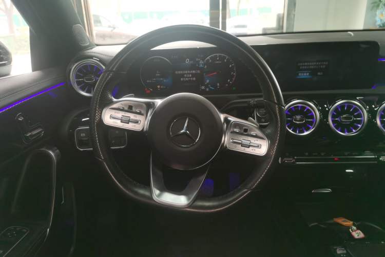Used Mercedes-Benz A-Class 2022 Revised Version A 200 L Sport Sedan Fashionable Style