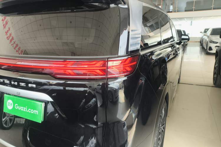 Used Denza D9 2022 DM-i 970 Four-Wheel Drive Prestige Model