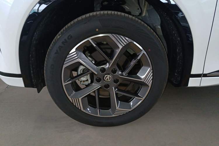 Used CHANGAN CS75 PLUS 2025 4th Generation 1.5T New Blue Whale Smart Luxury Edition
