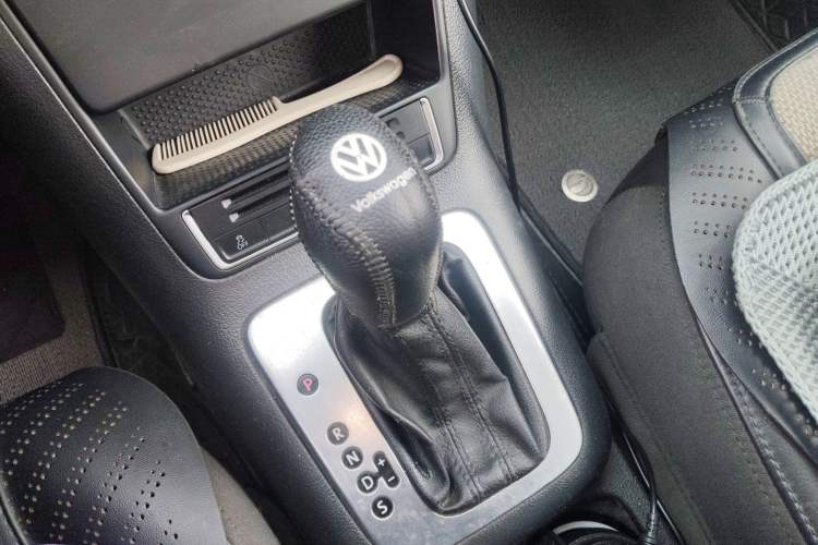 Used Volkswagen Tiguan 2015 1.8TSI Automatic Two-Wheel Drive Comfort Edition Gear Lever