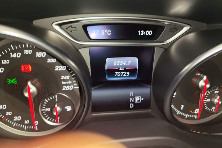 Used Mercedes-Benz CLA 2017 CLA 220 4MATIC Odometer Close Up