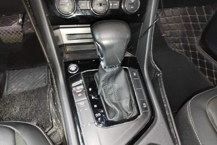 Used Volkswagen Tiguan L 2019 330TSI Automatic Two-Wheel Drive Panoramic Comfort Edition China VI Standard Gear Lever