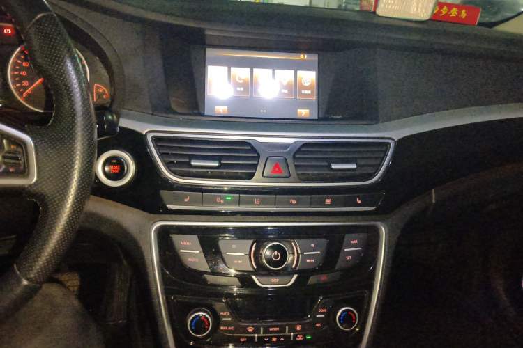 Used Geely Auto Emgrand GT 2015 1.8T Flagship Model Audio And AC Panel