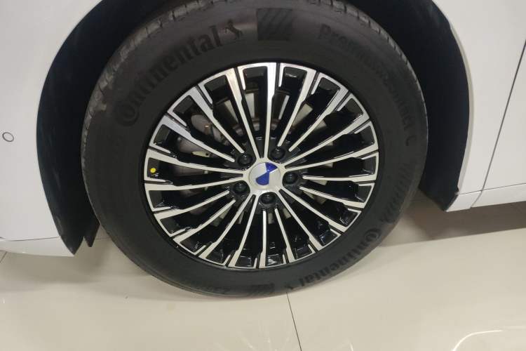 Used Denza D9 2022 DM-i 970 Four-Wheel Drive Flagship Model