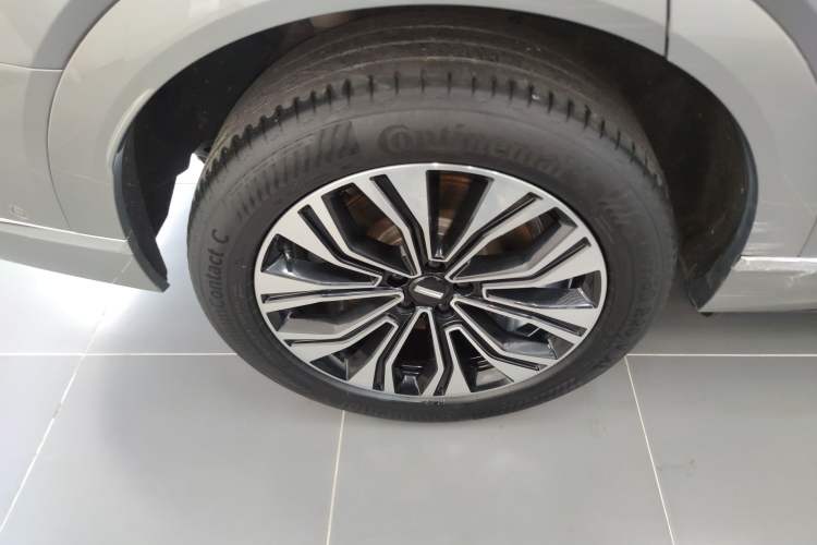 Used Wey Lanshan 2023 Four-Wheel Drive Ultra-Long Range Version Right Rear Wheel Hub