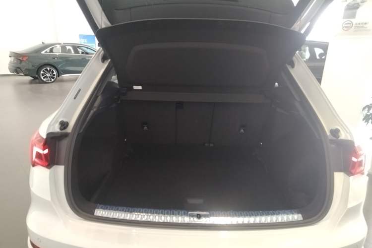 Used Audi Q3 2024 40 TFSI Fashion Dynamic Model