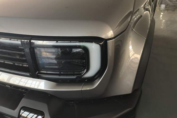 Used BAIC Off-Road BJ40 2024 2.0T All-New Urban Hunter Edition Pioneer Type