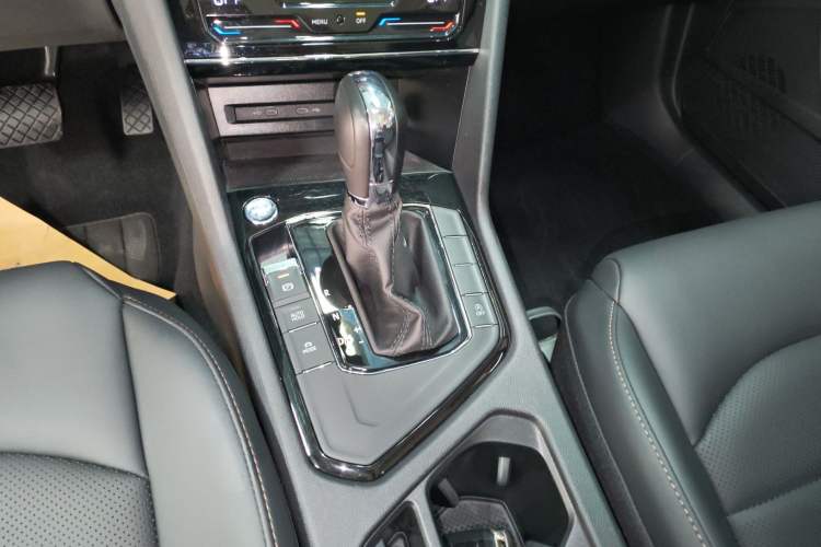 Used Volkswagen Tharu 2022 330TSI Four-Wheel Drive Luxury Edition