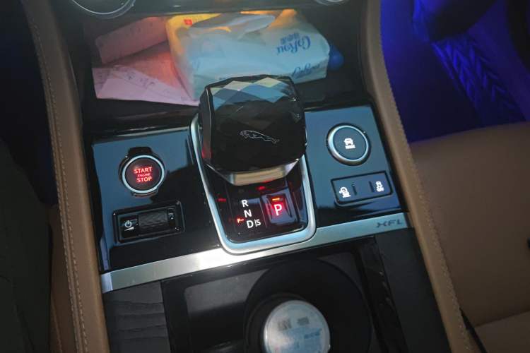 Used Jaguar XFL 2021 XFL 2.0T P250 Two-Wheel-Drive Luxury Deluxe Edition
