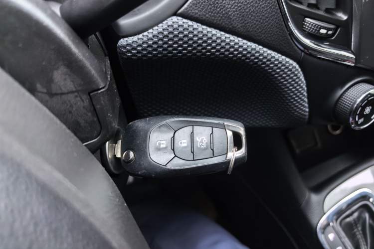 Used Chevrolet Cruze 2017 1.5L Automatic Pioneer Sunroof Edition