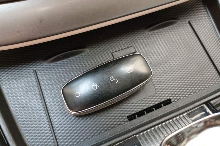 Used Denza D9 2024 DM-i 980 Four-Wheel Drive Prestige Model
