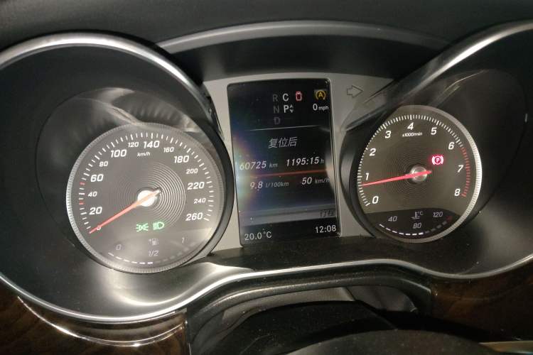 Used Mercedes-Benz V-Class 2017 V 260 L Prestige Extended Edition Odometer Close Up