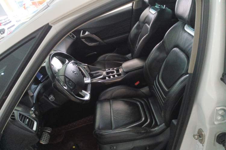 Used DS 5 2014 1.6T Luxury Edition THP200